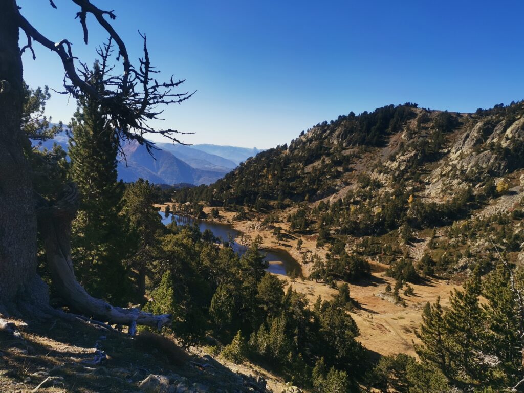Vue plongeante sur Lac Achard
