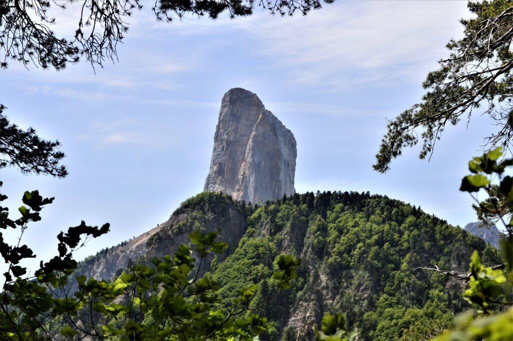 Panorama sur le Mont Aiguille