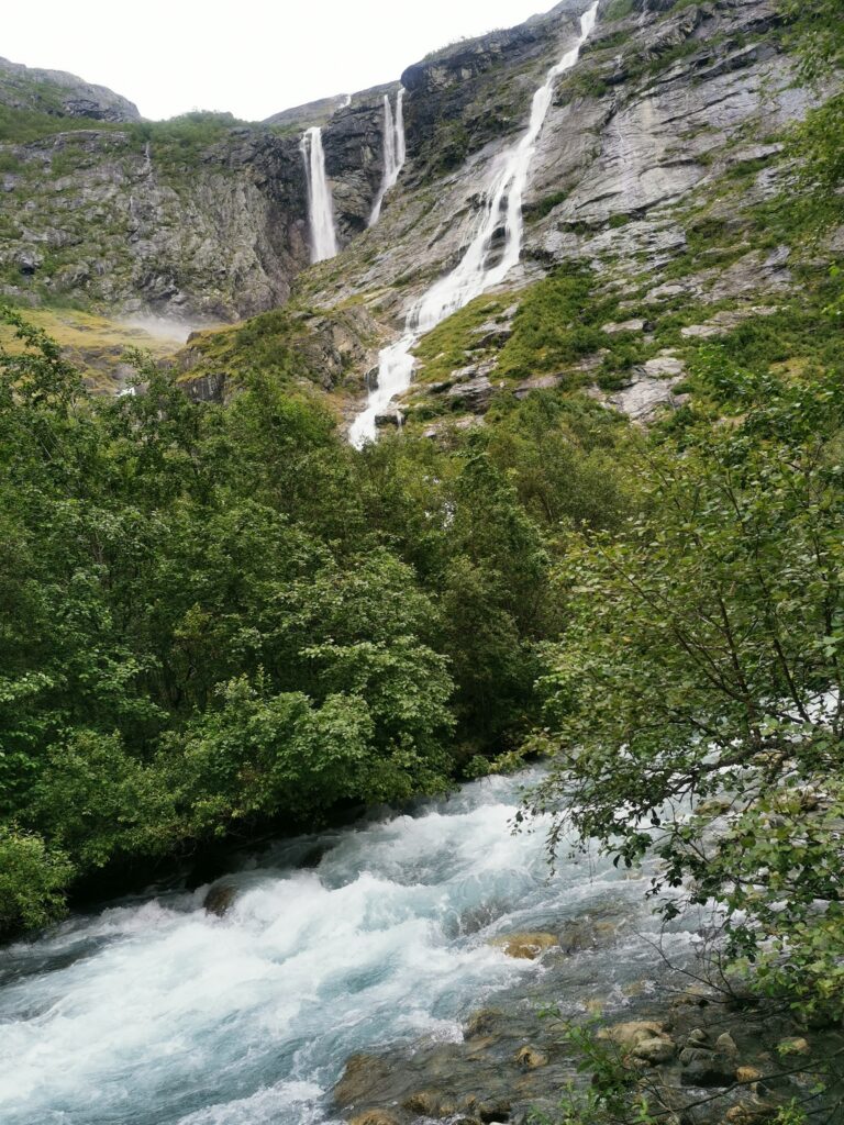 Autour du Kjenndalsbreen