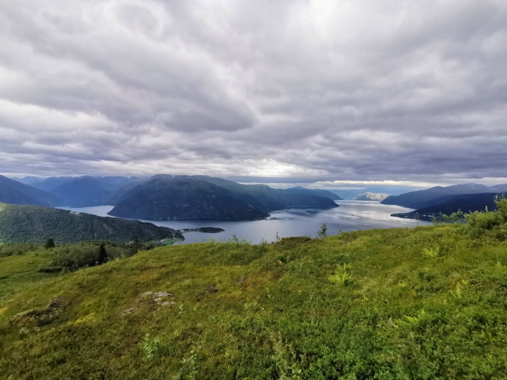 Point de vue lors de la randonnée de Raudmelen