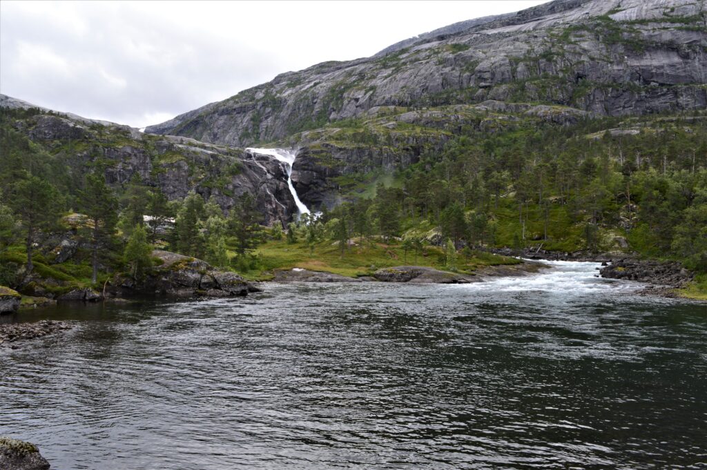 Nykkjesøyfossen, Norvège