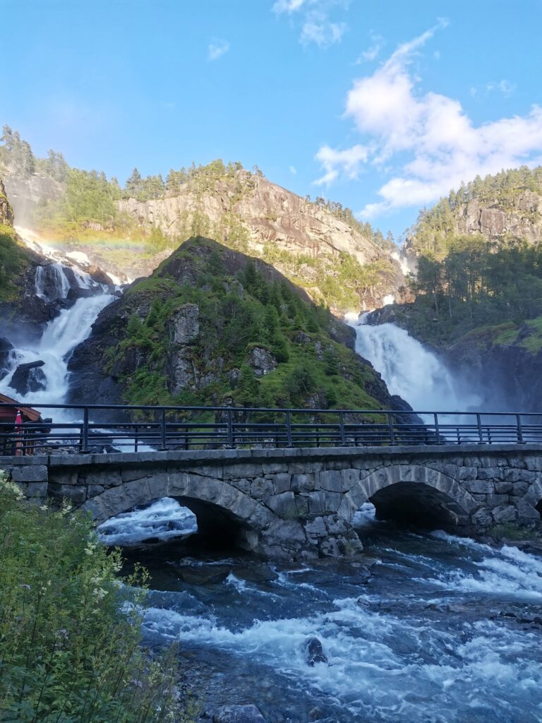Låtefossen, Norvège