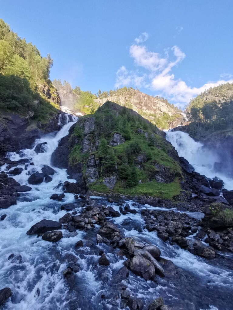 Låtefossen, Norvège