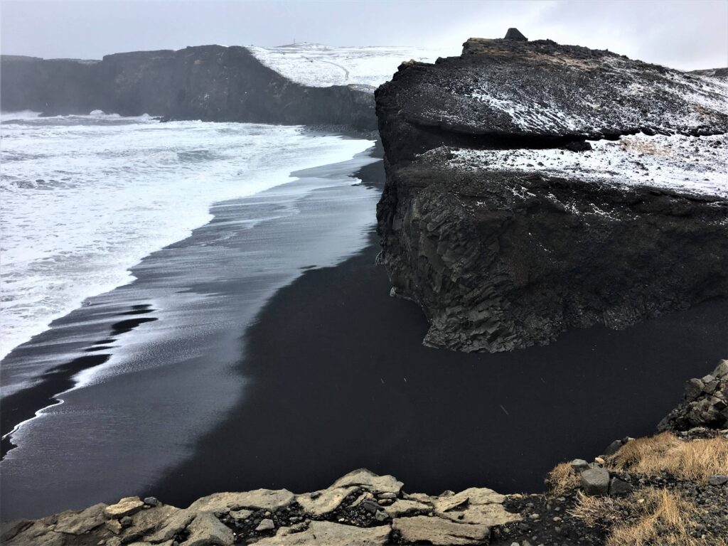 Plage de sable noir, Dyrholaey