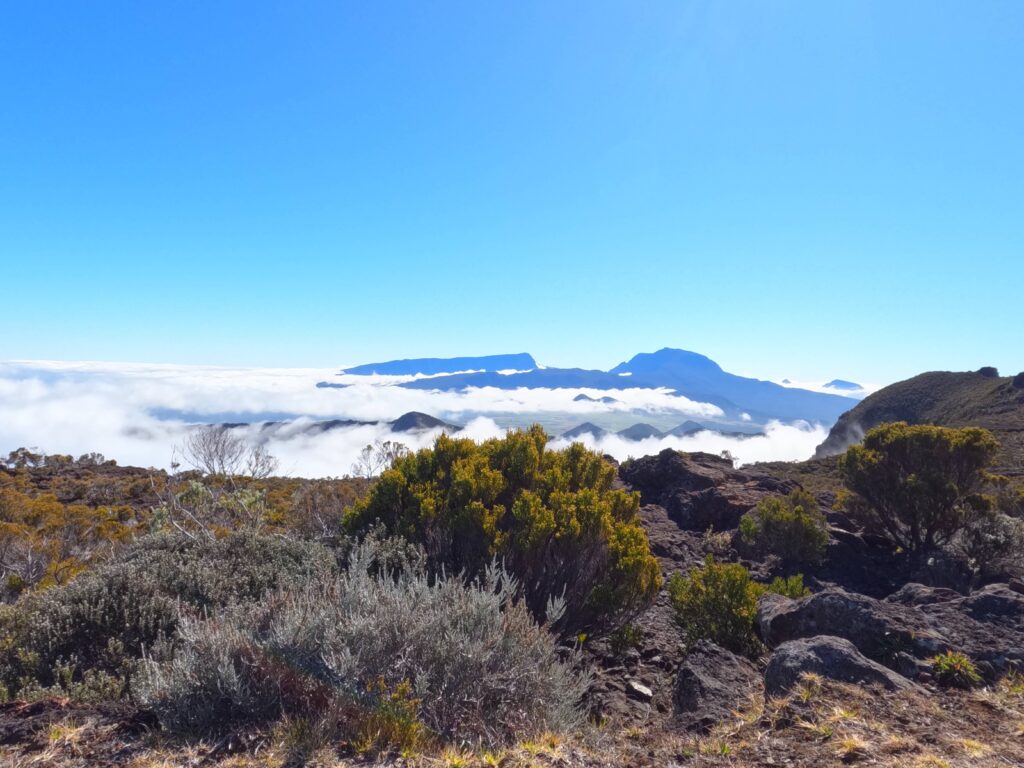 Sur la route menant au Piton